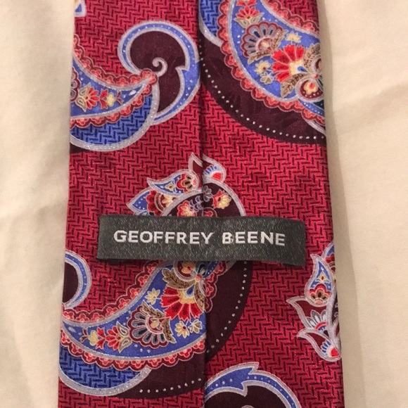 Geoffrey Beene Paisley SILK TIE - Picture 4 of 11